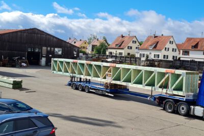 Nagelplattenbinder auf LKW