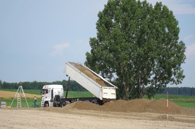 Sportplatz Substratanlieferung